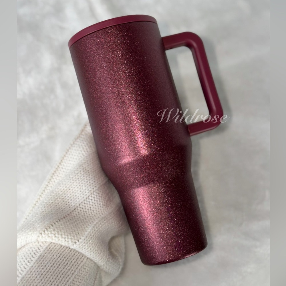 HydroJug WINTER BERRY 32 OZ Traveler Birthday NWT IN HAND Glitter Red